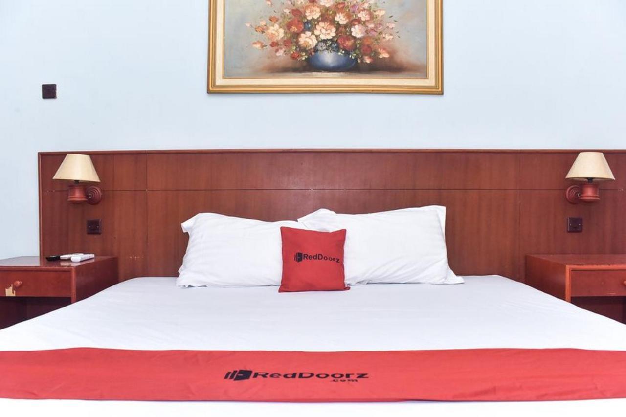 เรดดอร์ซ เนียร์ กัมปุง วาร์นา วาร์นี Hotel มะลัง ภายนอก รูปภาพ